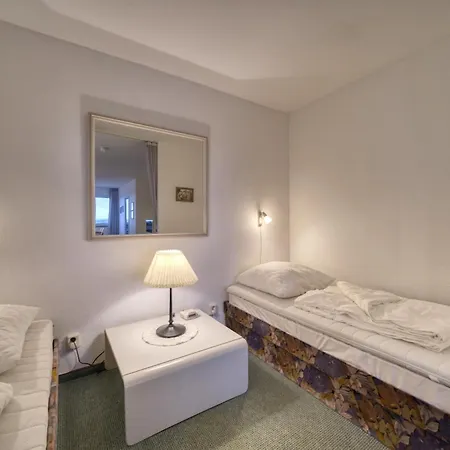 - Haus F, App 0f0903 *